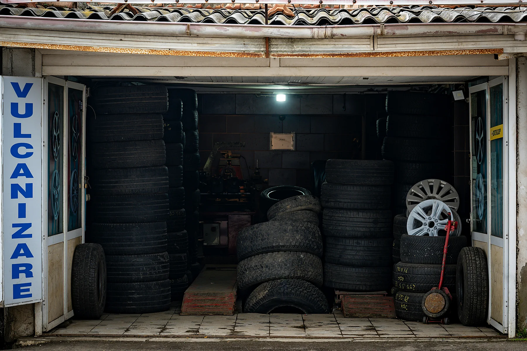 Awan Tyres Center alloy wheel showroom